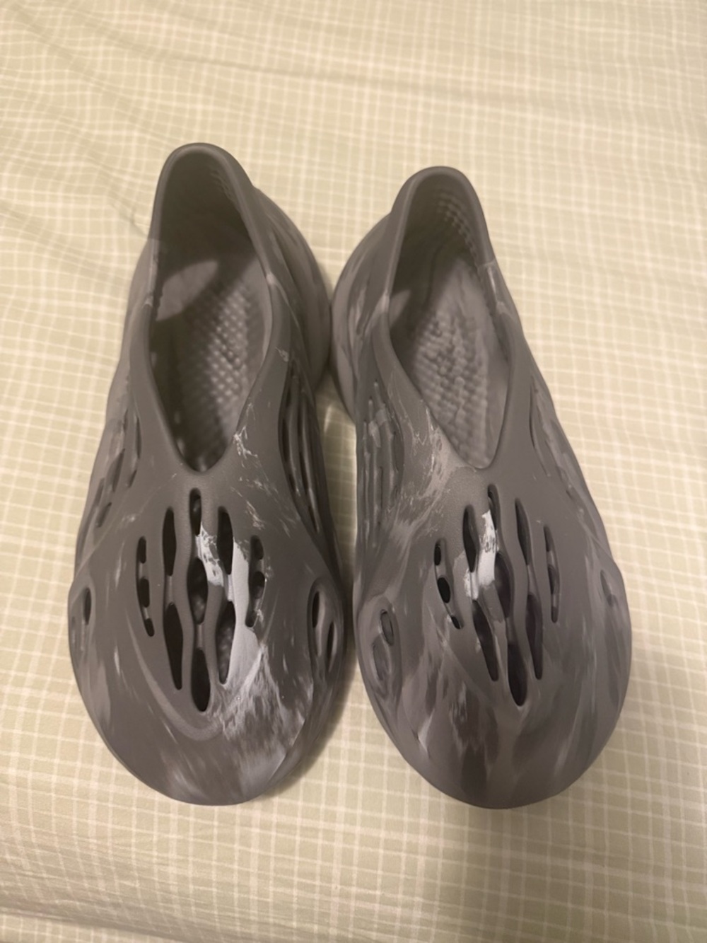 Grey Marbled Slip-On Foam Shoes